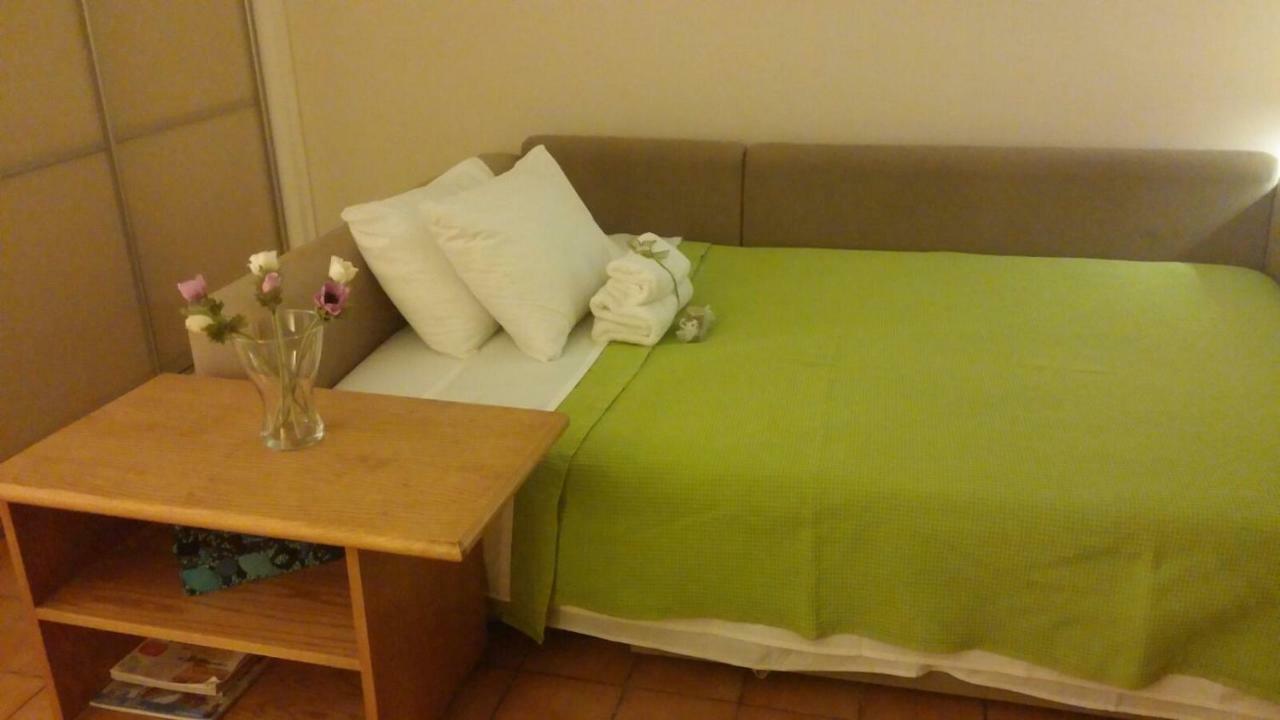 Comfortable Garden Apt Near Vouliagmeni Beach Atenas Exterior foto